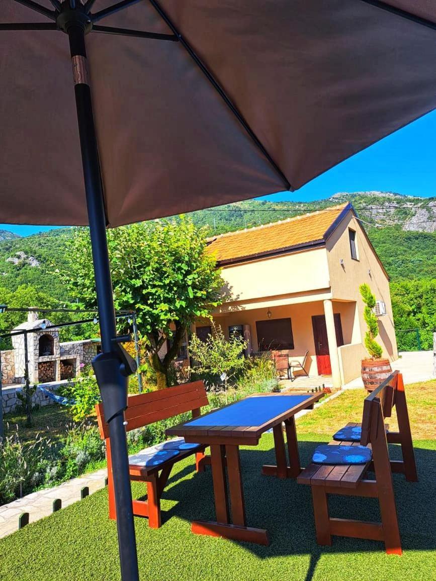 Aria Apartamento Cetinje Exterior foto